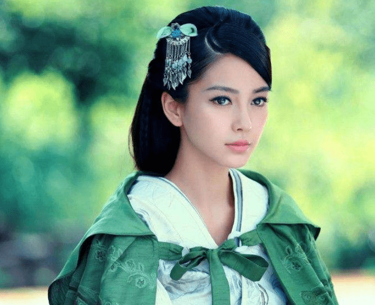 分手后杨颖首次拍戏,被曝滥用替身,网友:这么多年没变过_明星_夫妻