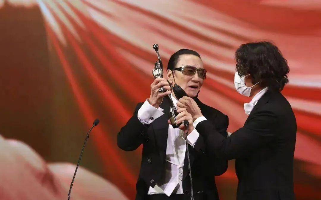 老友猝亡,女友分手,儿孙不在身边_谢霆锋_曾江_林家栋