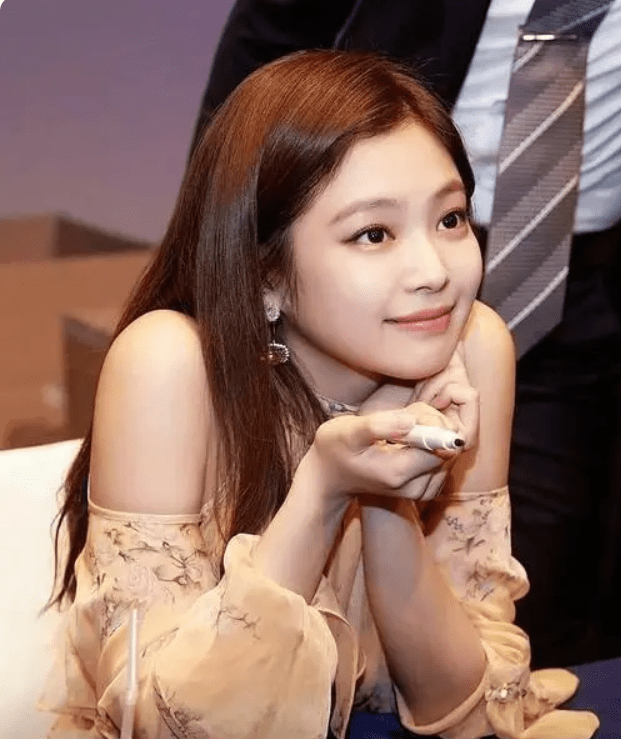 blackpink成员jennie,lisa,rosé和jisoo代言了哪些品牌_香奈儿_珠宝