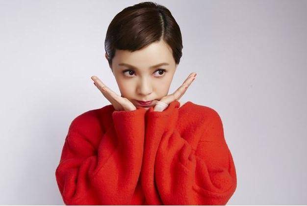 郭采洁疑似领证结婚,男方生活混乱曾被控诉,网友喊话擦亮眼睛_伊德尔