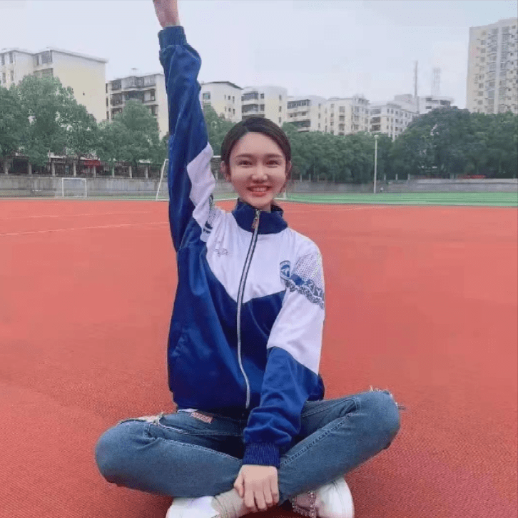 电视龙洋:美貌才华集一身,33岁仍单身,撒贝宁康辉都征服不了她_播音