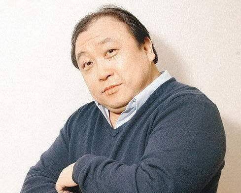 "烂片王"王晶和他的400部电影:虽有家室,也不妨碍钟爱女神_王天林