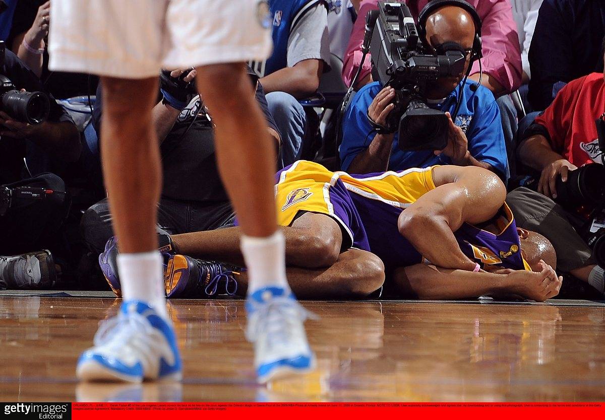 欧文右脚伤势:独行侠对阵开拓者比赛结果预测与关注焦点_伤病_东契奇