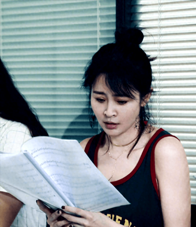 于明加:25岁出道,27岁闪婚嫁给相亲对象,于明加现在过得如何?