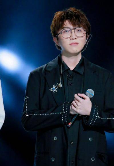 明星咖位决定红毯待遇,杨紫,鞠婧祎差距太大_节目_活动_黄渤