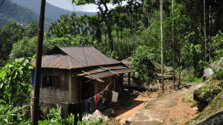 1861年夏季,乞拉朋齐曾创下了一年20447毫米降水量的世界纪录,并夺得