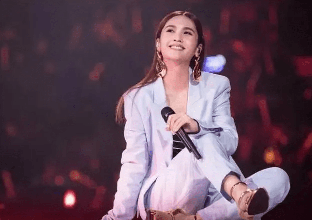 杨丞琳演唱会翻车!