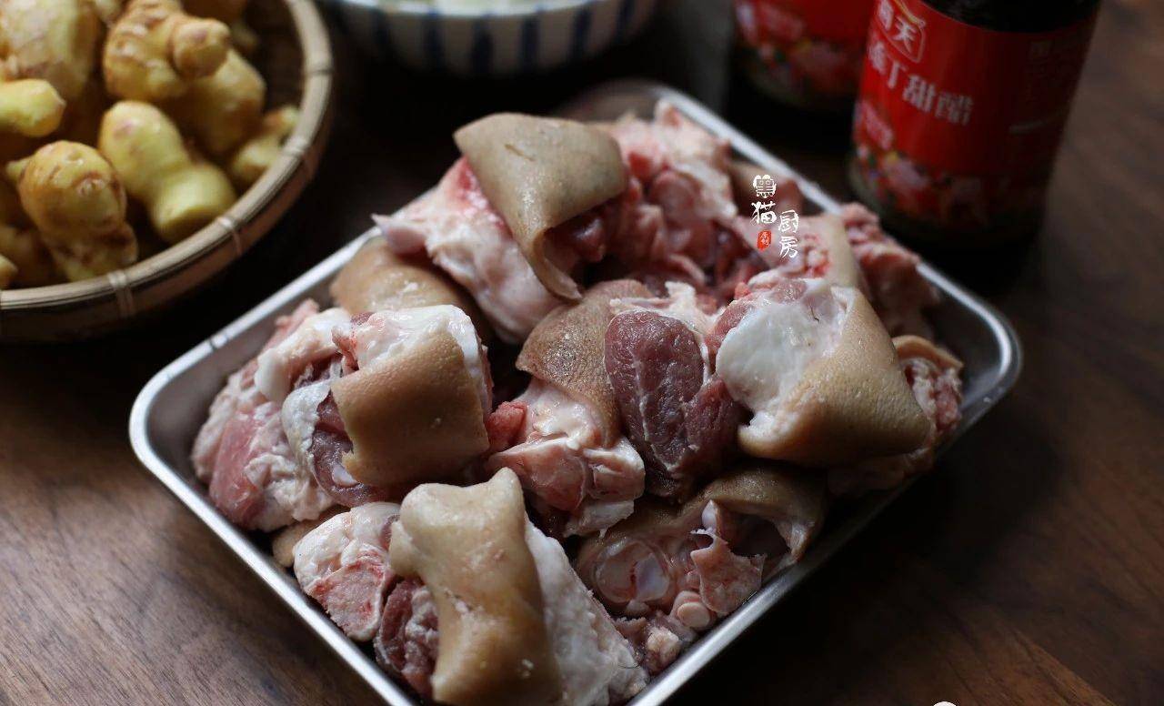 1只猪蹄2斤姜3斤甜醋,传统"广式猪脚姜醋",广东女人都喜欢_食材_生姜