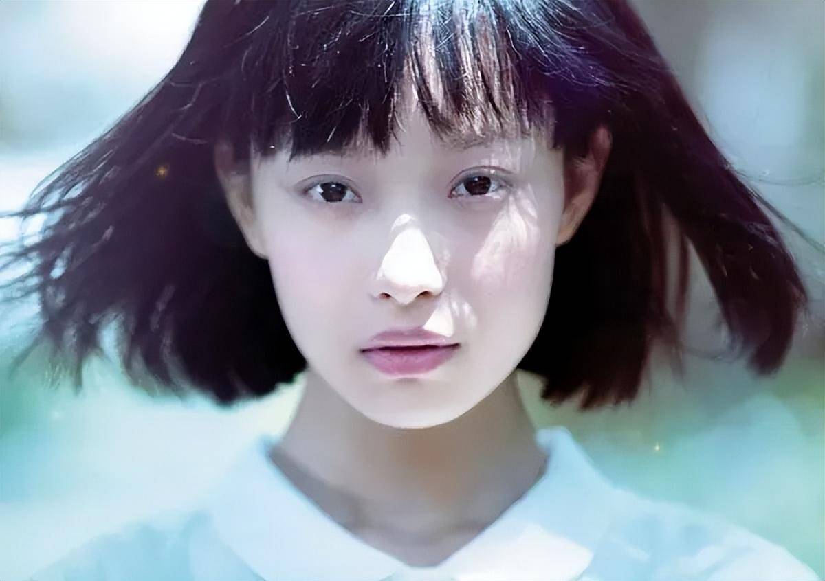 《悟空传》中,她精湛演绎了一个宁静妖娆的仙女阿紫.