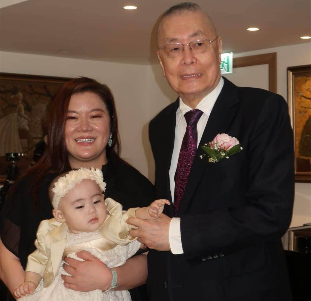 44岁为81岁的老公生下女儿,今拼二胎成功_刘诗昆_音乐_叶向真