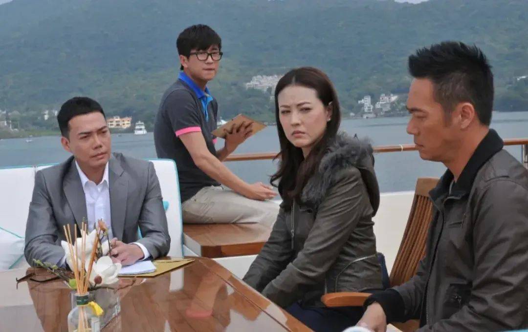 周海媚在tvb拍过很多经典作品,之后曾一度转投亚视,及后转战内地,并长