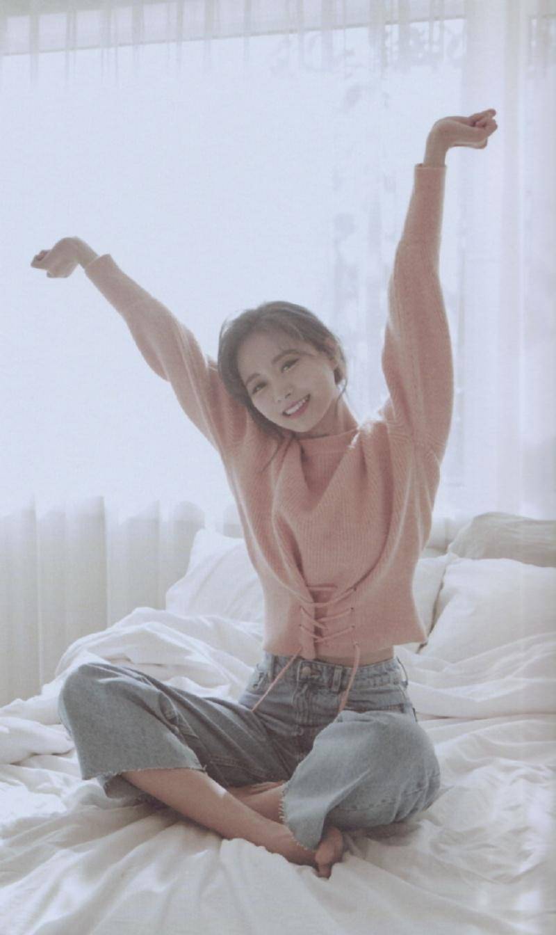 女神周子瑜再度释出「高清美照」,超甜微笑杀让全网友暴动_写真_男友