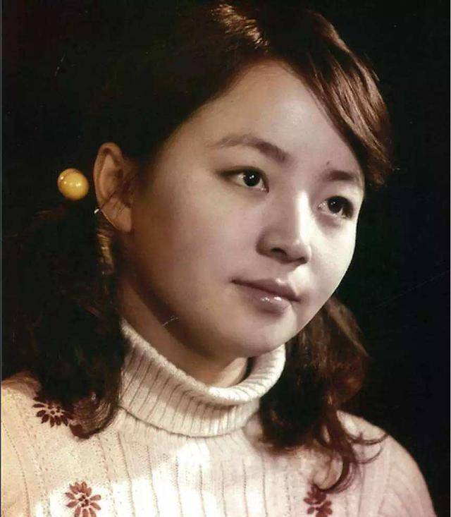 83年,宋丹丹给初恋绝交信,14年后,她不忠诚3天后致电丈夫求分手_婚姻