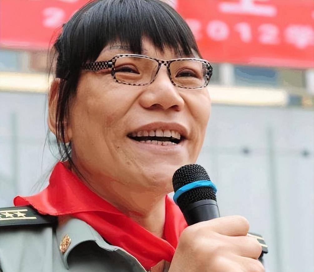 她是我们女篮第一人,拥有大校军衔,结婚13年却无子女