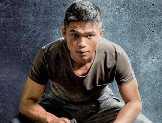 不演戏的时候,庄小龙一直保持健身的好习惯,健硕的肌肉线条流畅,他的