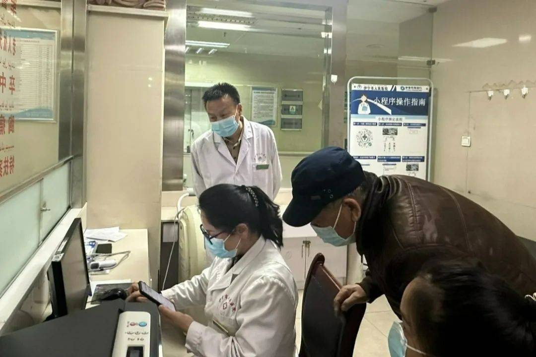 "医"起守护 温暖寒冬|伊宁市人民医院党委慰问儿科全体医护人员_诊疗