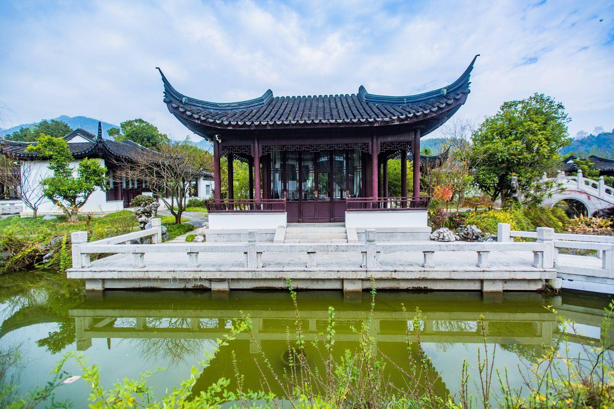 原创            遂昌关雎文化园，粉墙黛瓦，庭院深深，拍摄古风照的好去处-遂昌关雎小镇