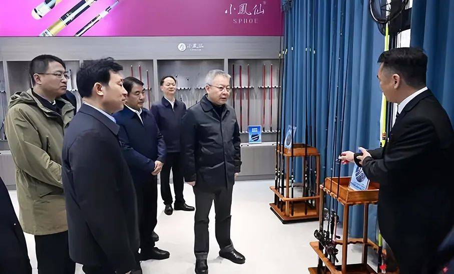 市委书记高配,省委常委谢卫江兼任岳阳市委书记_湖南省委_发展_城市