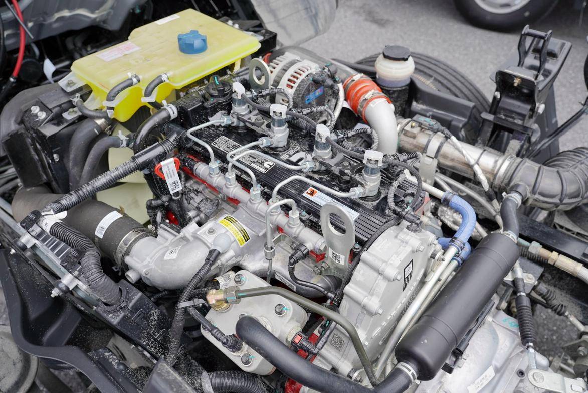 当然你也可以根据自己的工况选择172马力,460牛米的全柴h25发动机或者