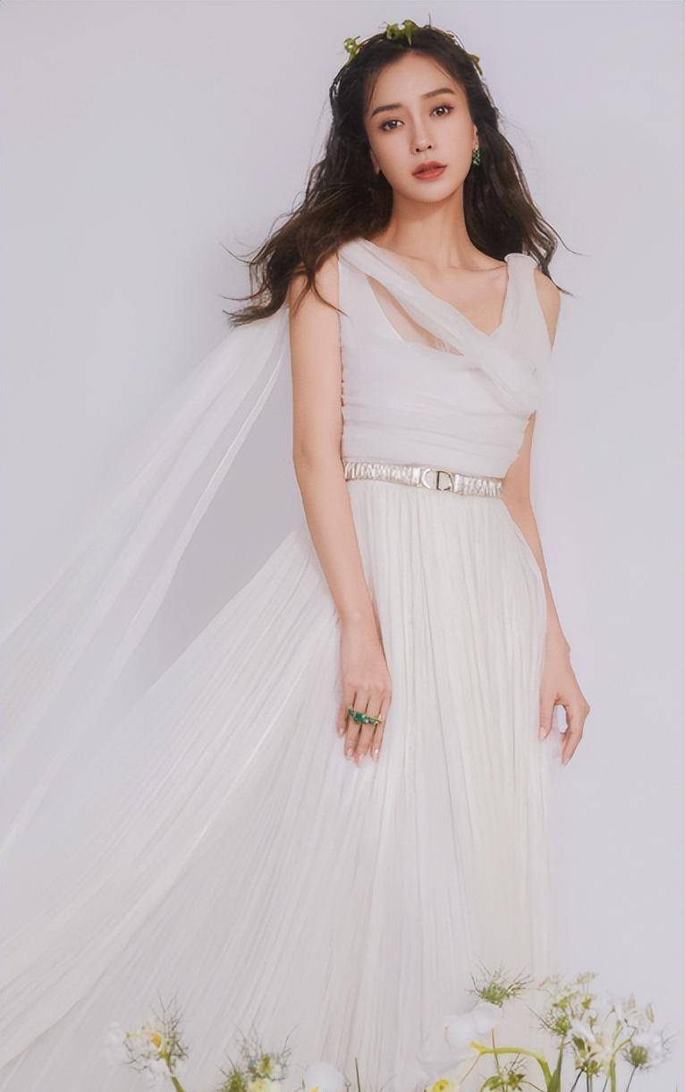 车晓大肉鼻与天然女神同框,科技脸,原装脸的差距竟然如此惊人?