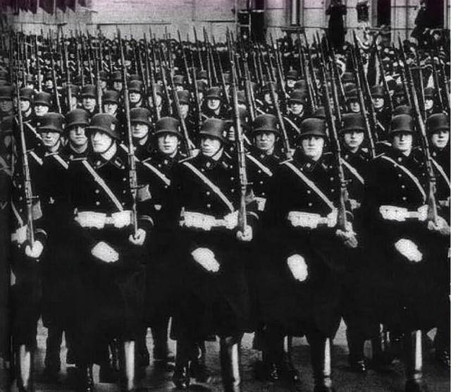 从时间上来看,其部队番号应该名列前几名了吧.