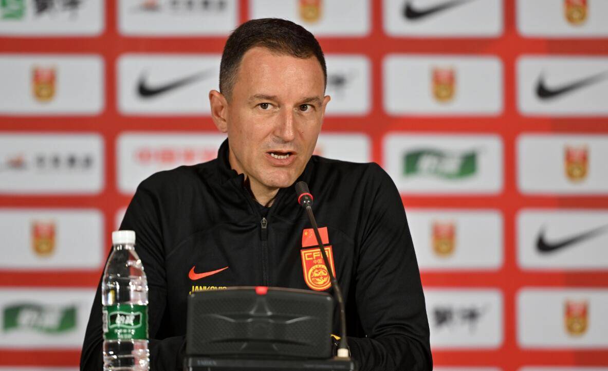 中国男足主教练扬科维奇的野心就是踢亚洲杯,想带领中国队夺冠!