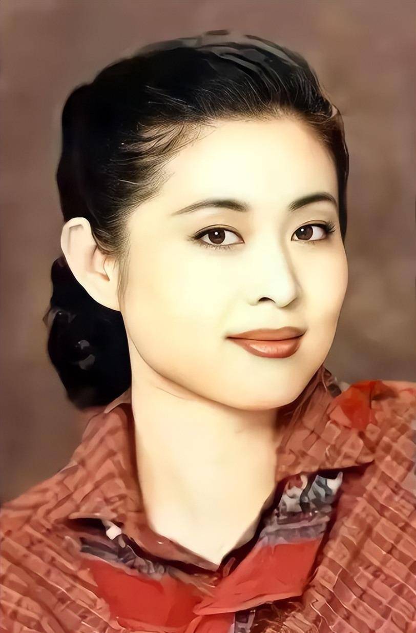 63岁的倪萍:为了5个男人蹉跎半生,坦言来生不要父母不要家庭_母亲