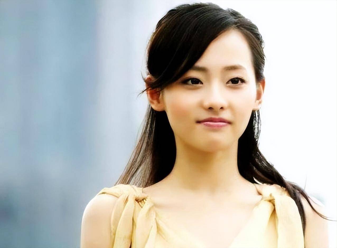 紫菱张嘉倪:结婚7年生2个儿子,无婚礼,被不忠,还要被净身出户_男子