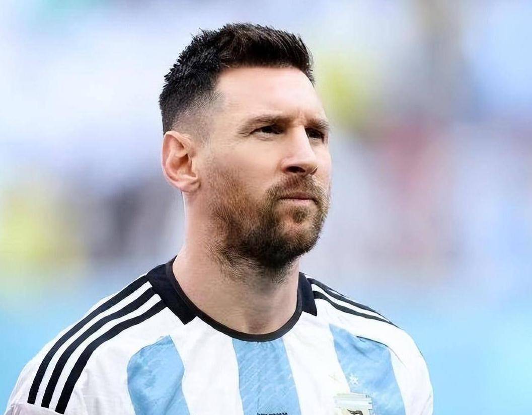 为何梅西会成为一代球王,超强的技术是基础,身体天赋并不高_训练_成功