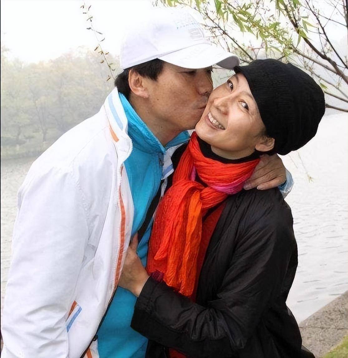 范明:娶大6岁二婚女子,将继子当亲生,如今继子成他的骄傲_厉玲_孩子