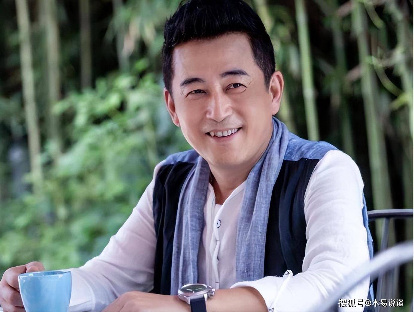 与张歆艺恋爱7年惨被抛弃,与小15岁女友闪婚_王志飞_李健_感情