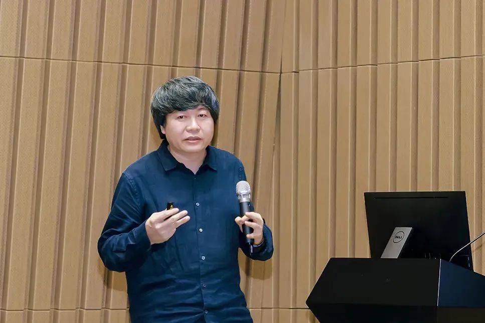 孟岩都市实践建筑设计事务所创建合伙人,主持建筑师演讲题目介入城市