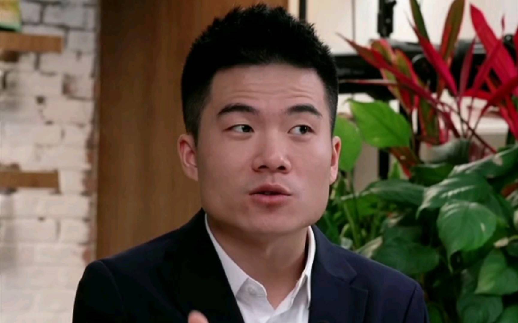 "打工皇帝"董宇辉逆袭成高级合伙人:睡不好的成功,你要吗?