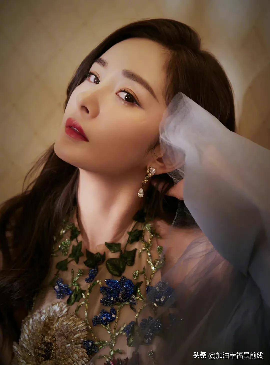 杨幂只顾埋头挣大钱_身材_美少女_网友