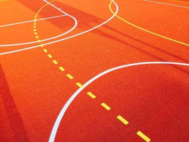 轮滑会损坏塑胶跑道吗_运动_滑轮_磨损