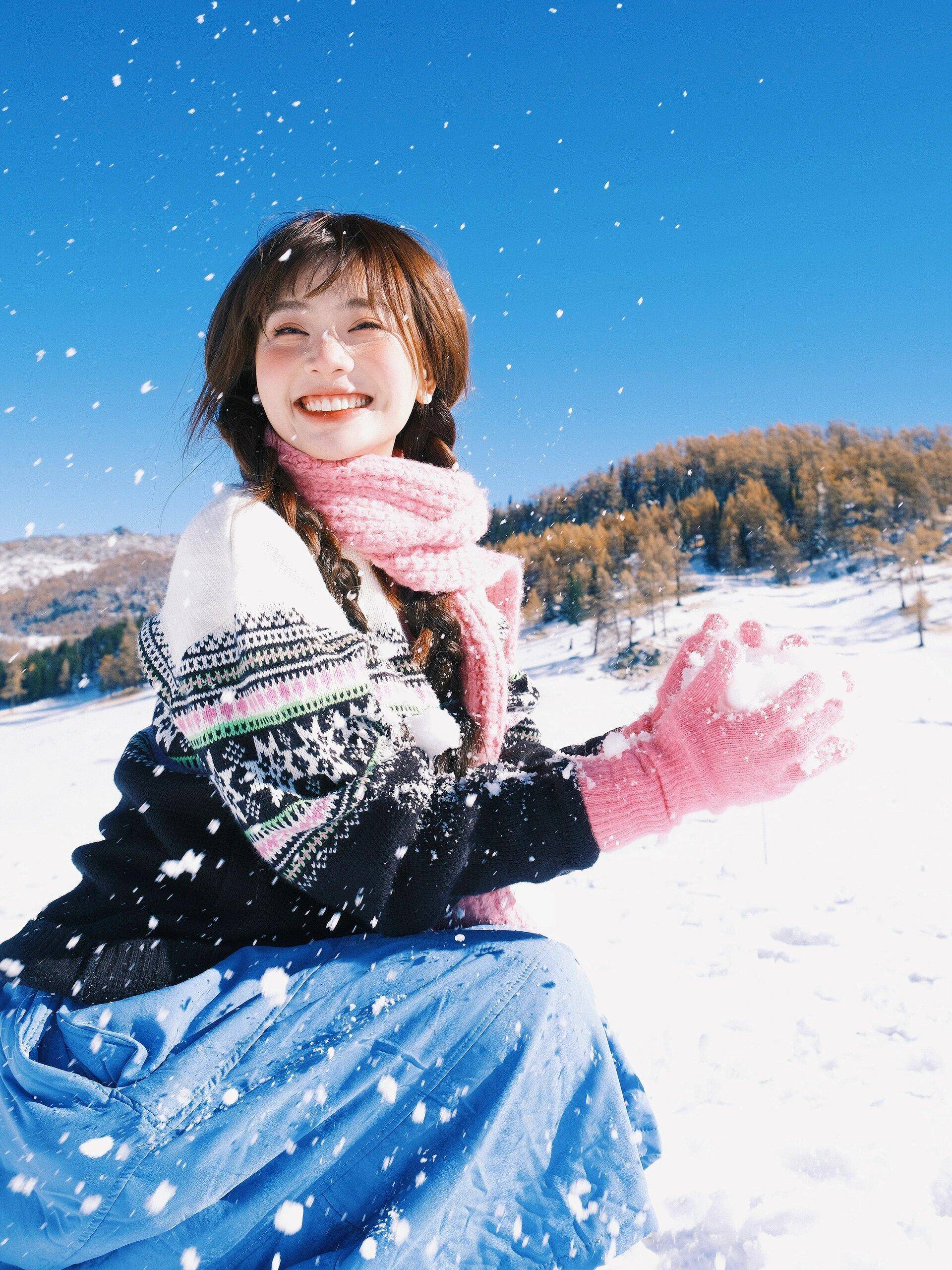 雪天拍照,9个姿势轻松学,雪天拍照上镜美出圈_开心_镜头_照片