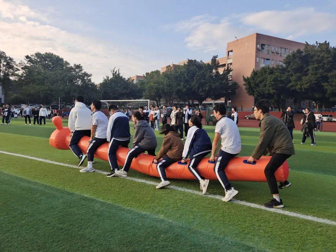 河源中学举行高三年级师生趣味运动会_河中_旋风_学子