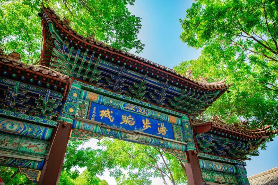 村(距市区约10公里)门票:88-189元不等(根据游玩项目)"家有碧麟湾