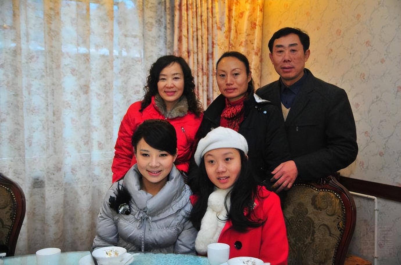 湖南盲人歌手刘赛:成名后嫁农村,兵哥哥愿意为她捐眼睛
