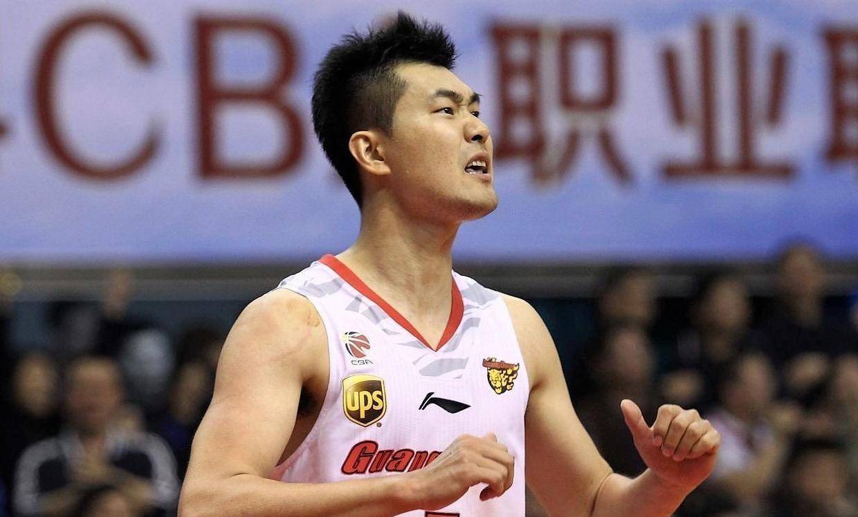 男篮国手王仕鹏:娶国外海归女子, 当大学教授,5.