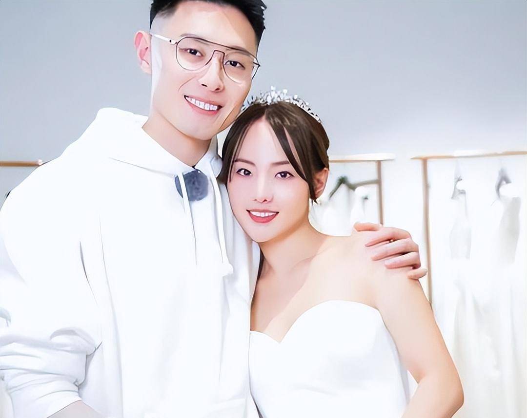 张嘉倪买超离婚内幕曝光:婚内出轨赔偿千万金,变卖房产凑钱买单_婚变