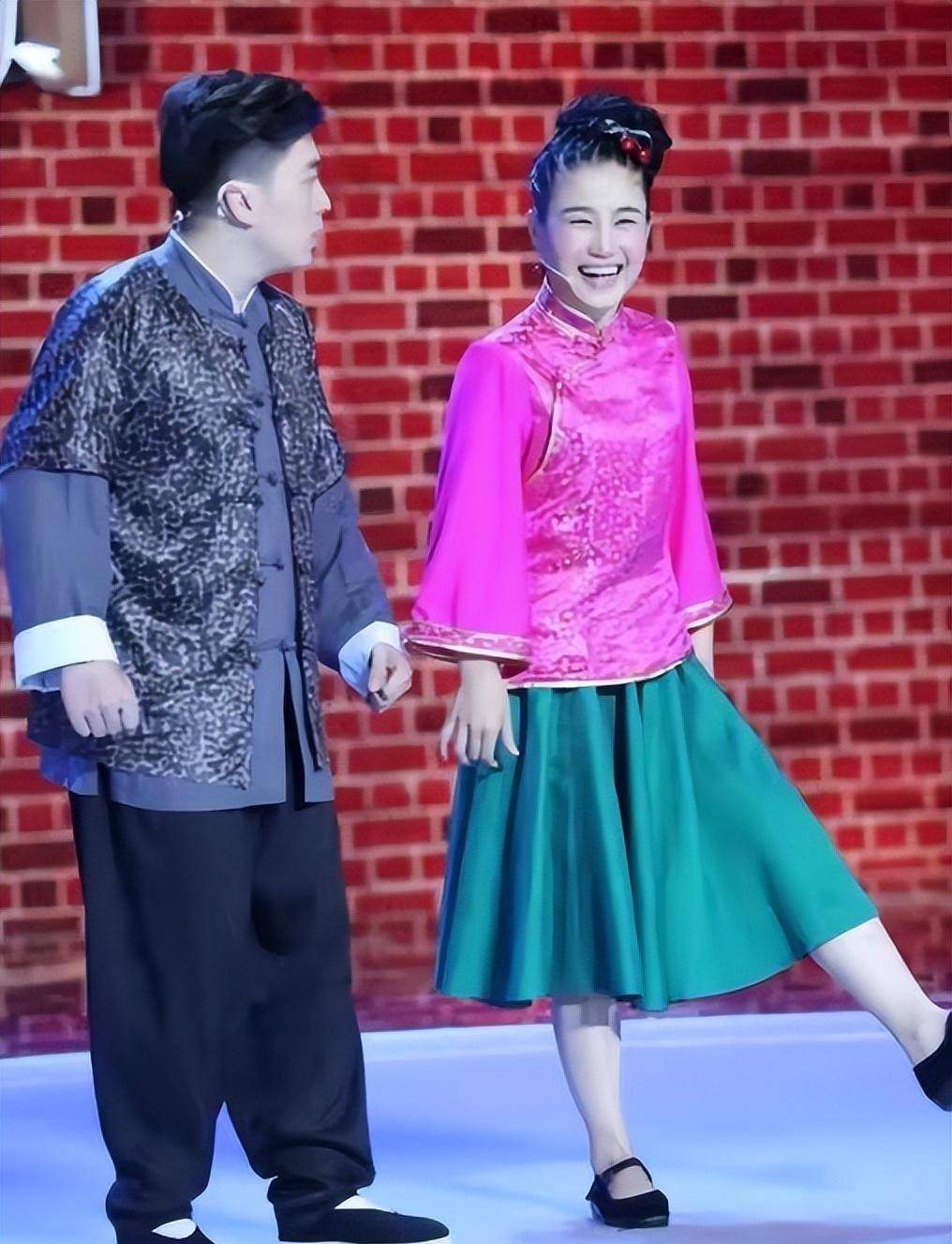 白鸽老妈看着这小伙长得不帅,还挺老实的,很放心,毕竟长辈都信奉长得