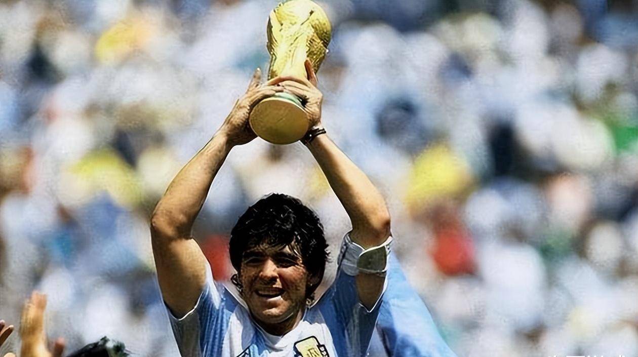 克雷斯波:阿根廷足坛历史,球王有1人,超巨有9人,我能排13左右_梅西