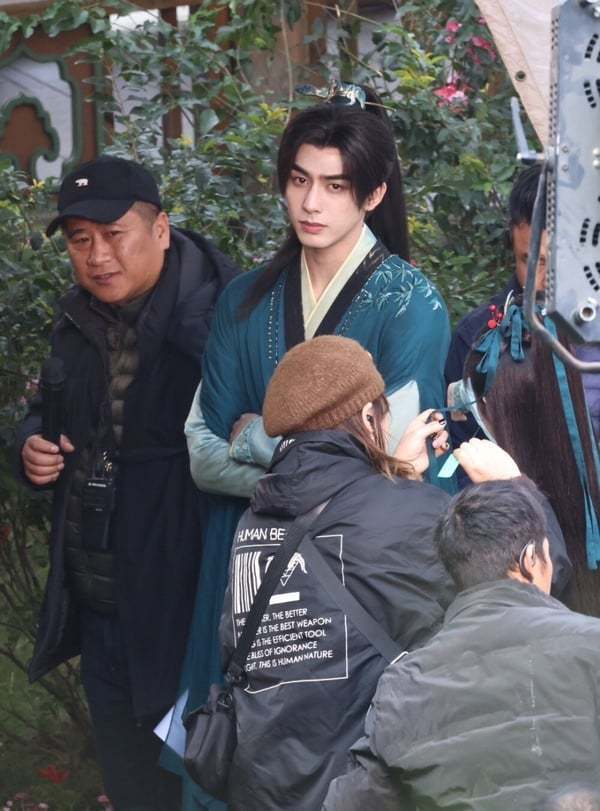 不确定,不过在开播之前,她又接到了新恋情《千香》,第二搭档是鞠婧祎