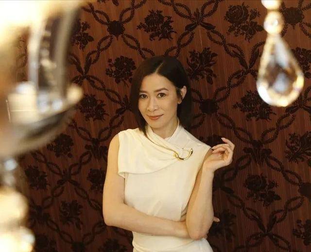 杨怡再拍港剧,王浩信演男主角_角色_佘诗曼_月光