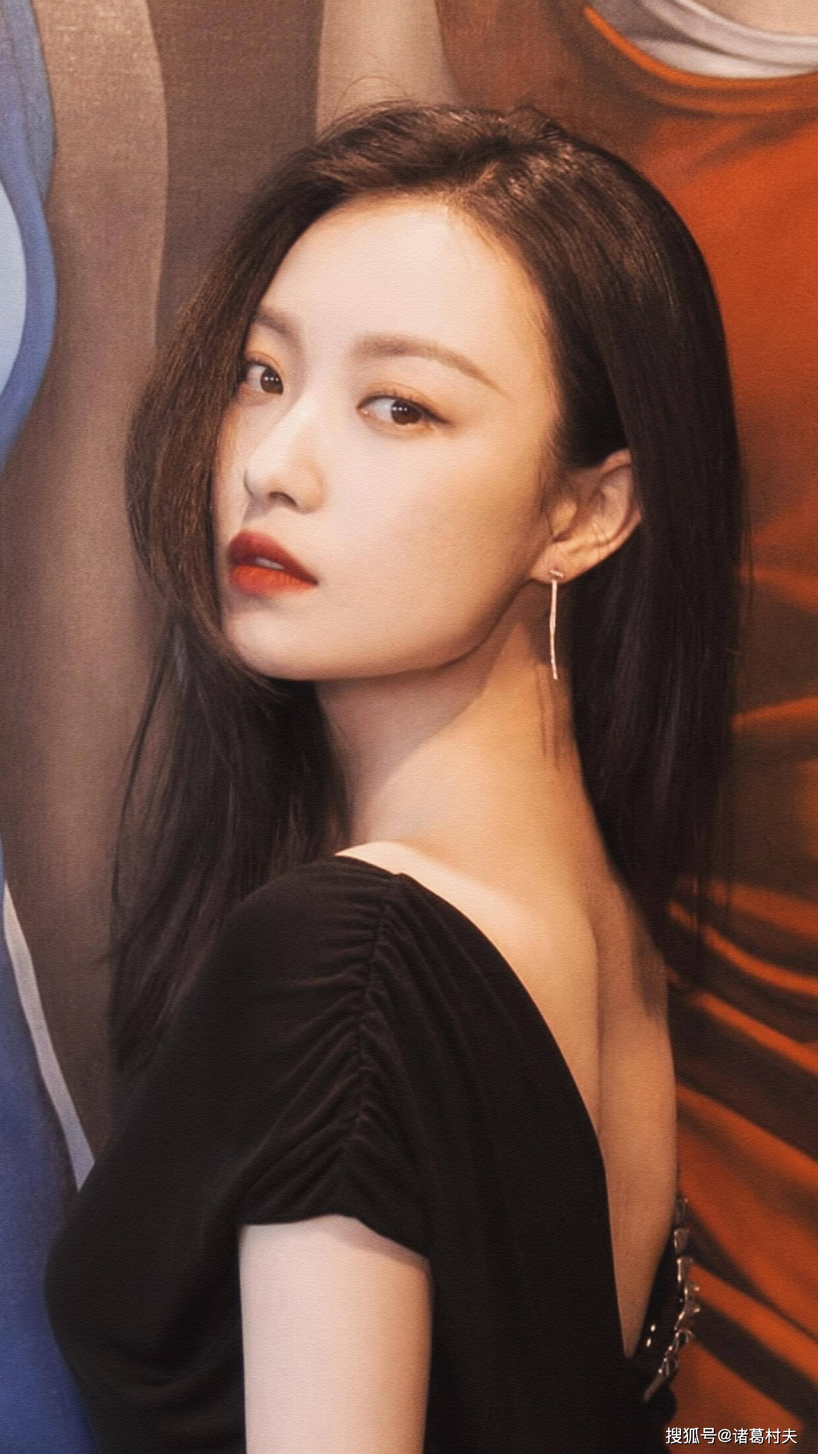 倪妮写真赏:大方十足不做作!这一点就很圈粉!_身材_时尚_演技