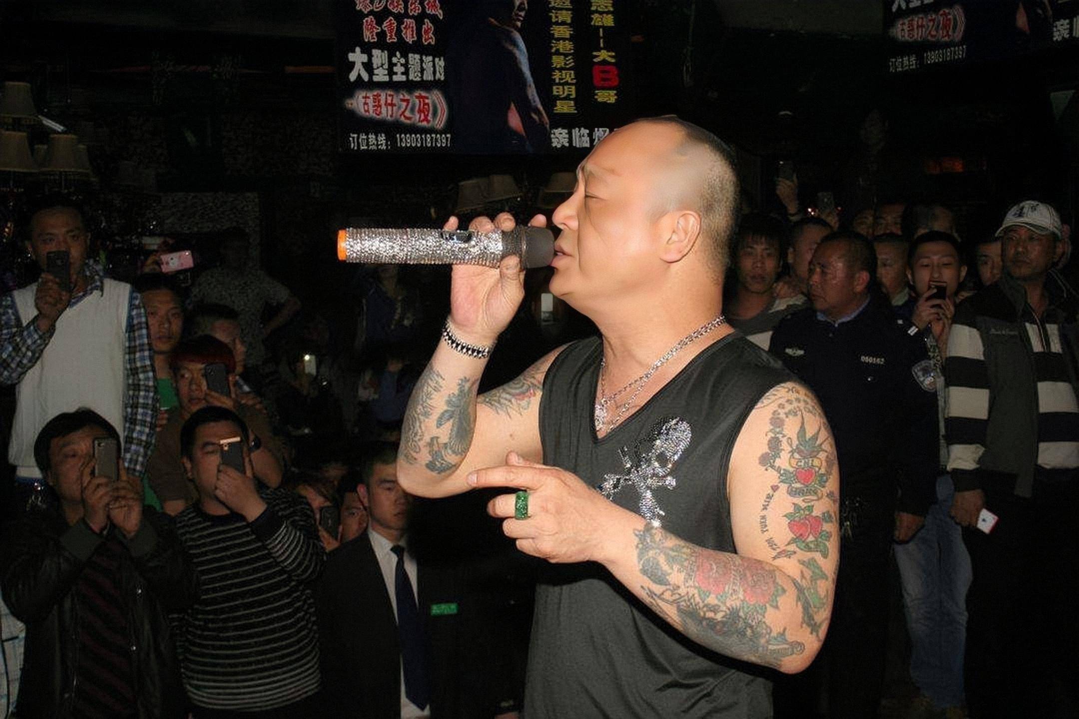 和合图"大b哥",《古惑仔》陈浩南的原型人物,晚年走穴养家_吴志雄