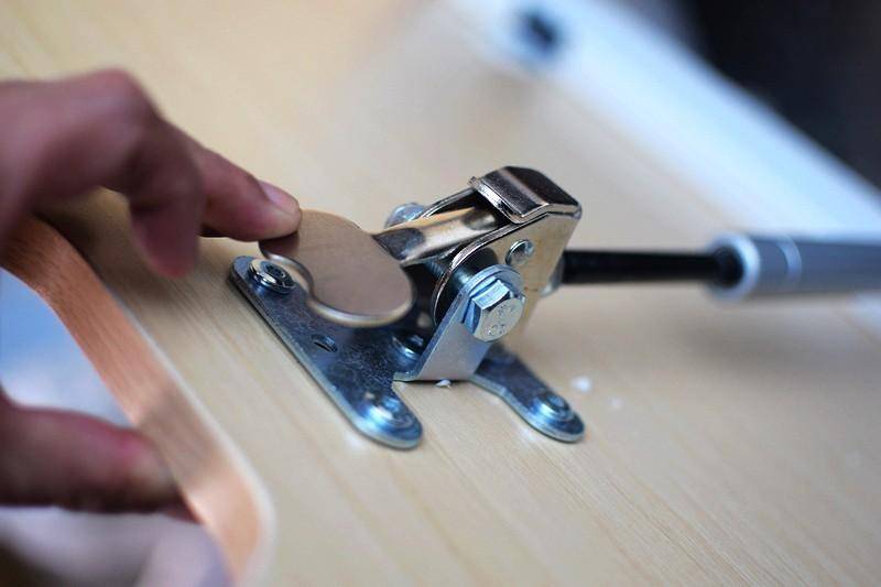 全光谱天幕灯 追背椅好坐姿 酷可立护眼学习桌椅