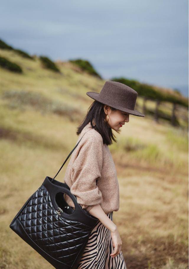 "女神"三木博主又出新造型,今次只是换了帽子,竟比之前更显气质_休闲