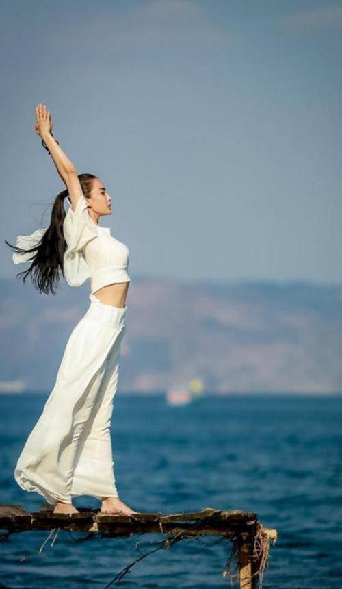 "美空"出身的美女郭柯彤,现在演艺圈达到何种境界?_瑜伽_魔女传_平台